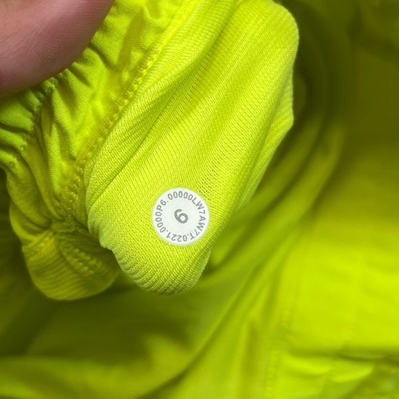 Lululemon Hotty Hot Shorts 4” High Rise Highlighter Yellow Women’s Size 6 - Picture 11 of 12